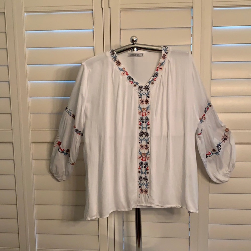 Women’s Embroidered Peasant blouse